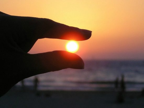 Read more about the article Auringon koon muuttuminen perspektiivissä todistaa että se on lähempänä kuin opetetaan