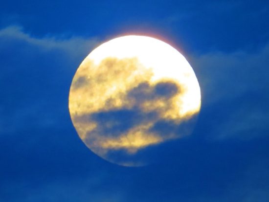 Read more about the article Kuun etäisyyksien problematiikkaa